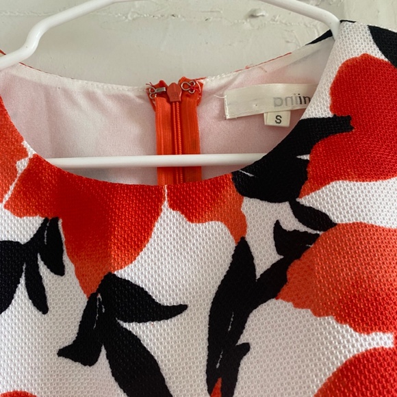 Floral Sleeveless Sundress - Picture 2 of 3